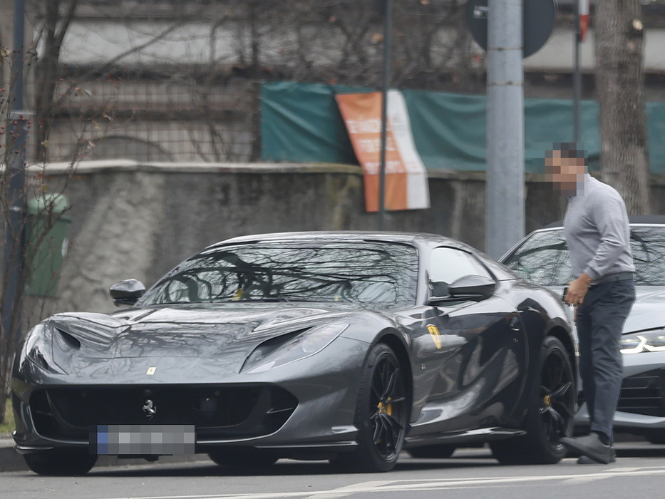Așa tată, așa fiu! ”Prințișorul” cu 500.000 € la mână, dar asta nu e tot… „Faraonul” care schimbă Ferrari-urile la fiecare săptămână!