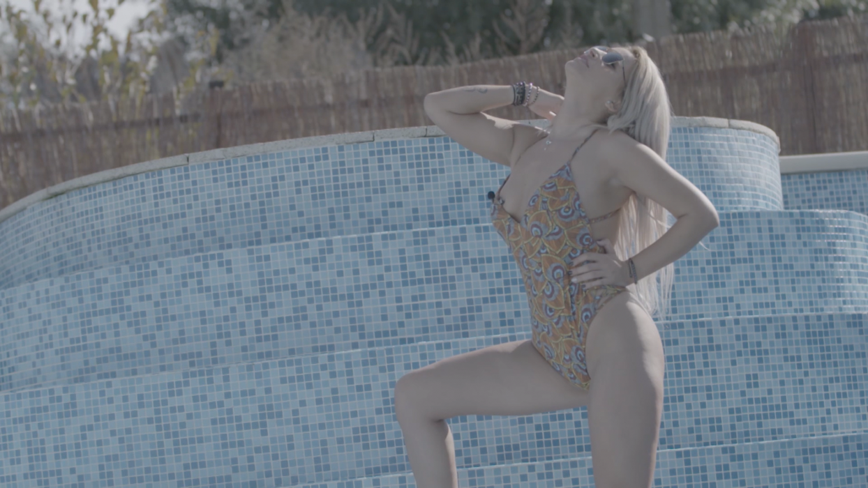 Secretul sexy blondinei de la Gospodar fără pereche: ”Par surori!” + Galerie foto incendiară