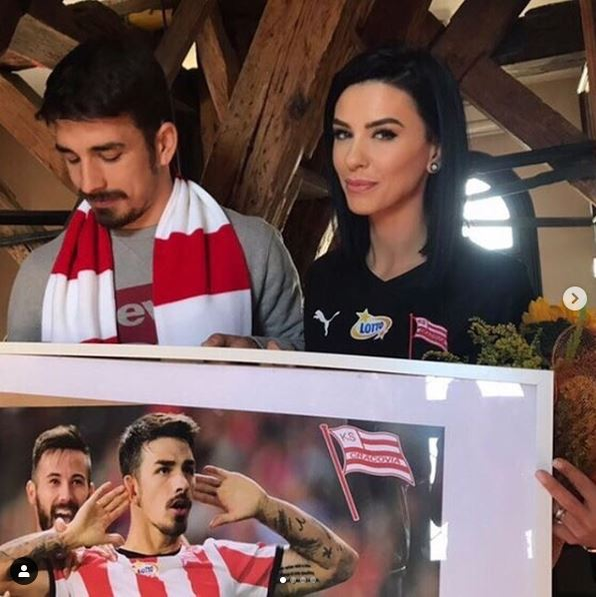 Una dintre cele mai sexy vedete de la noi este însărcinată! Gestul emoționant prin care soțul ei a dezvăluit că vor deveni părinți din nou