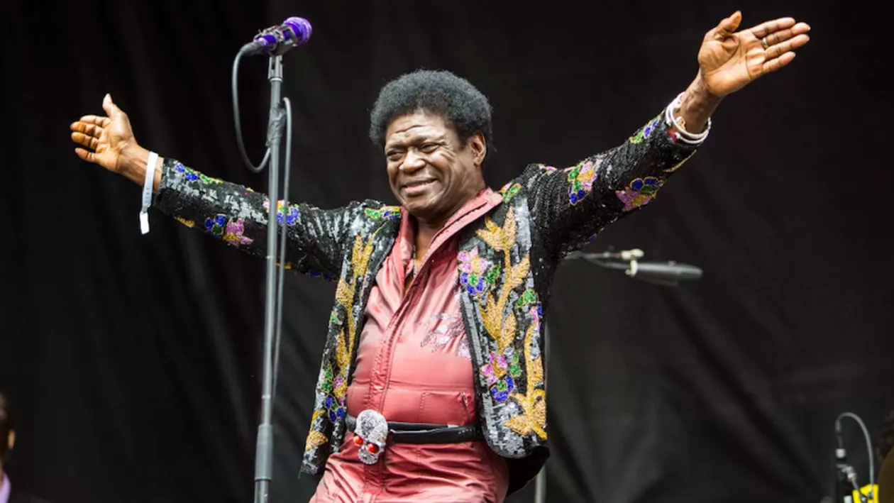 Cancerul a răpus un cântăreţ descoperit de James Brown! 