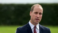 Prințul William își sărută fiul într-o fotografie realizată de ducesa de Cambridge