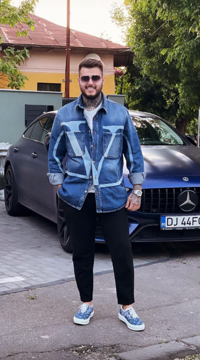 Ținuta lui Adrian Mititelu Jr. nu a fost apreciată de Iulia Albu