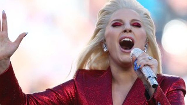 Lady Gaga a facut furori la Super Bowl si a acaparat intreg internetul