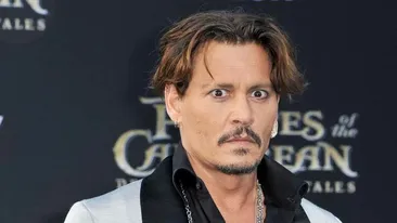 JOHNNY DEPP nici nu avea habar că managerii săi îi folosesc numele pentru a obţine împrumuturi de 40 de milioane de dolari!