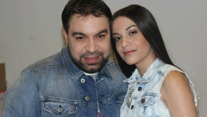 “O să-ți torn trei sticle de vin pe cap!” Florin Salam, amenințat de rromi după ce a interpretat melodia “Să dispară indienii, unde apar Cordunenii”.