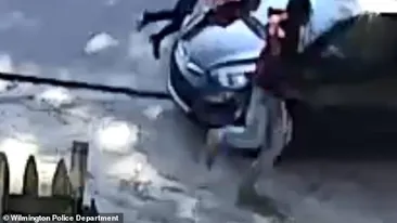 Surpriză de Ziua Îndrăgostiților. O tânără a dat cu mașina peste iubita fostului partener, apoi și-a făcut un selfie | VIDEO