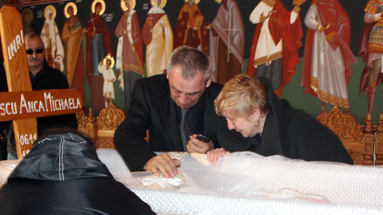 Mama Micai, devastata! N-a mai mancat nimic de cand a aflat ca fata ei este bolnava si a ajuns la psihiatru!