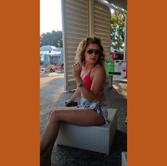 Cristina Munteanu se întoarce pe scenă la 42 de ani. Foto: Facebook