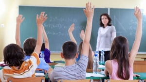 Ce veste pentru elevi! O grămadă de zile libere până la vacanța de vară!