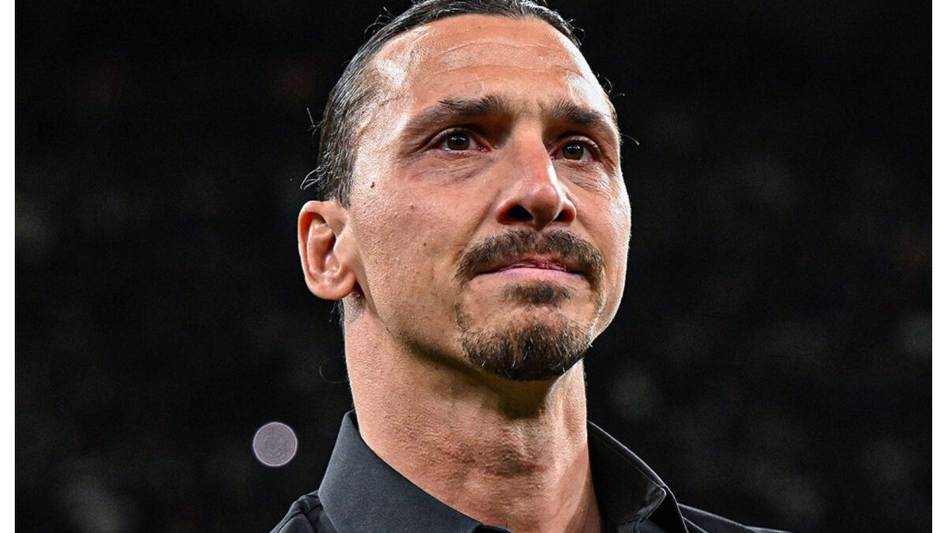 Zlatan Ibrahimovic a șocat un stadion întreg când și-a anunțat retragerea din fotbal. 50.000 de oameni, în lacrimi pentru suedez