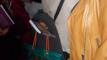 Andreea Popescu, pasiune nebanuita! A stat la coada pentru o carte erotica!