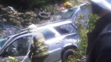 O femeie a murit dupa ce s-a rasturnat cu masina intr-un canal colector, in Timis