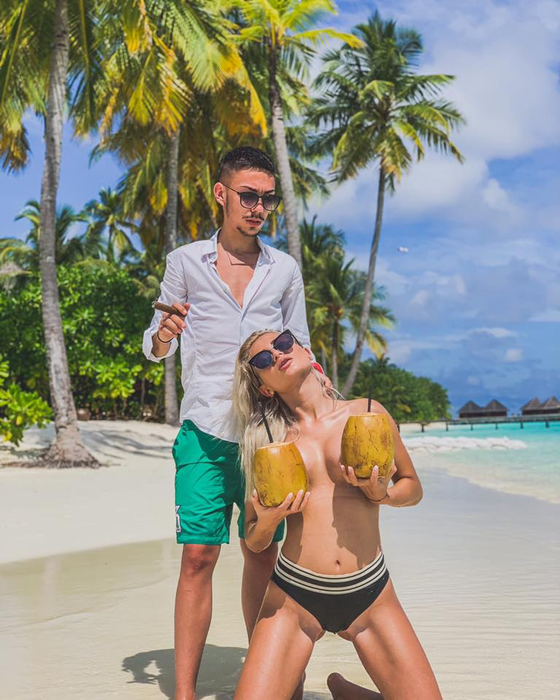 Aflat în război cu Vlăduța Lupău, Armin Nicoară a făcut un anunț despre el și iubita sa! Cât de HOT este Claudia Puican în costum de baie