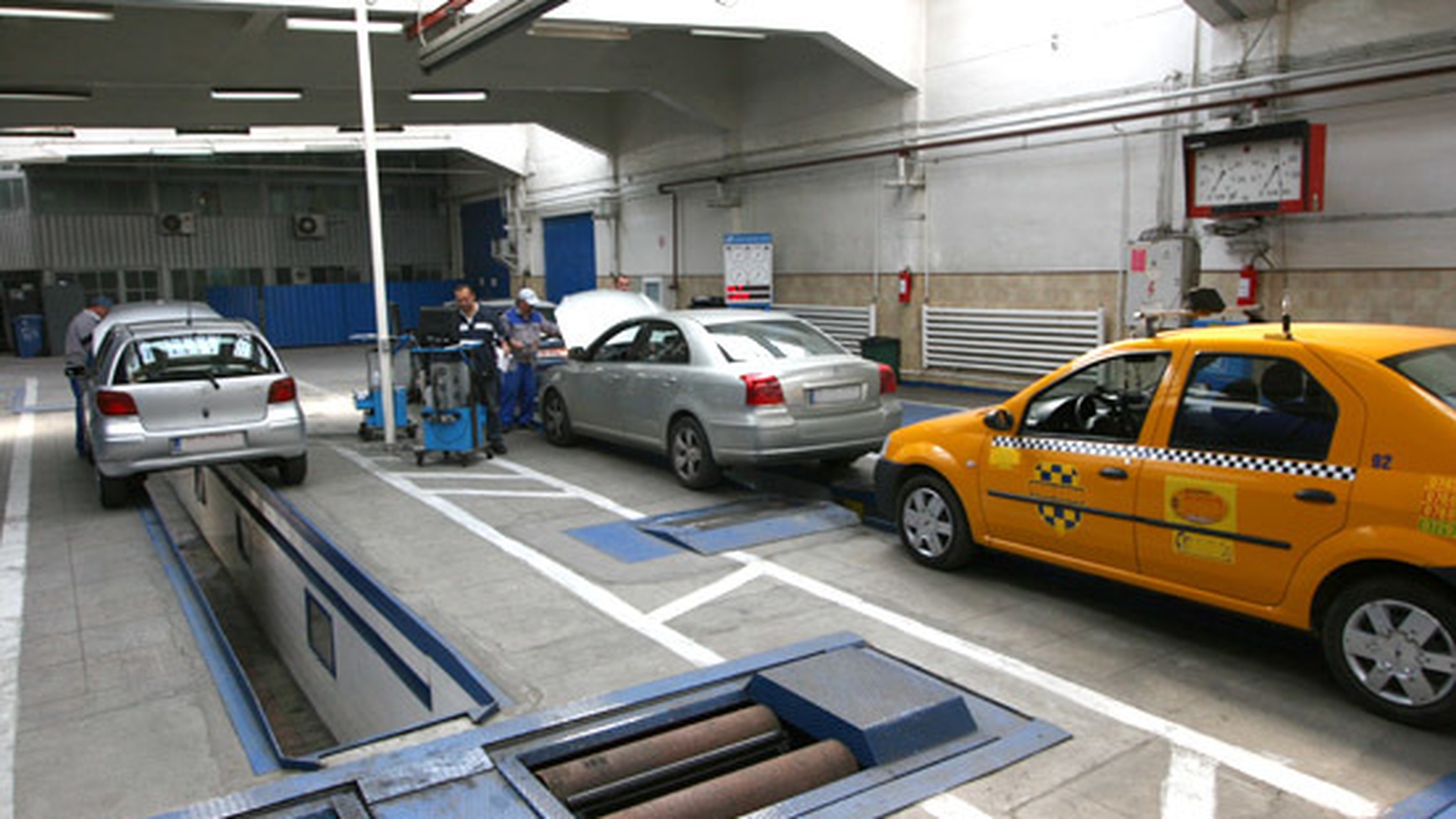 Veste bună pentru şoferi: Registrul Auto Român (RAR) va avea şi sâmbătă program cu publicul