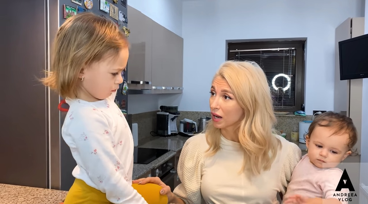 Andreea Bălan, o mămică de nota 10! Cum se descurcă cu Ella şi Clara în perioada crizei provocată de coronavirus