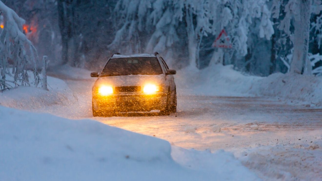 Prognoza meteo azi, 23 februarie 2026. Viscol în zona Carpaților Orientali: ninsori abundente și vizibilitate redusă la altitudini mari