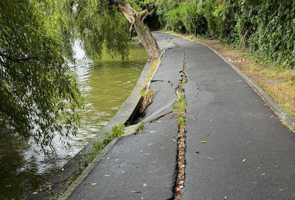 Imagini surprinzătoare din Lacul Herăstrău. Ce au descoperit muncitorii în timpul lucrărilor