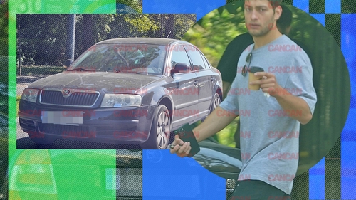 Tatăl conduce un Porsche de 100.000 de euro, iar fiul... Toto Dumitrescu, ”cu bătrânica” prin oraș!