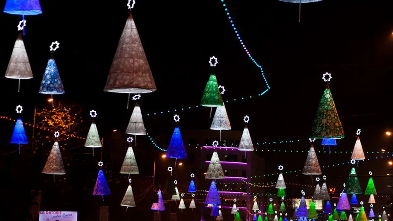 Când se aprind luminiţele de sărbători în Bucureşti!