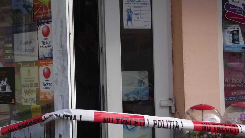 Jaf ca-n filme în Alba Iulia, la un magazin de scule electrice. Hoţii au fugit cu 30.000 de lei într-o maşină abandonată