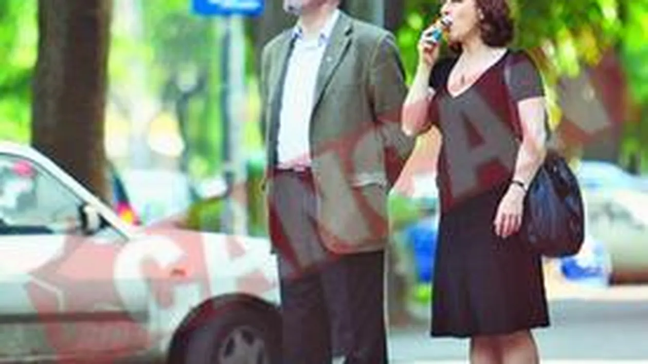 Marko Bela, la o inghetata cu sotia