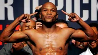 Floyd Mayweather il va antrena pe fiul lui Michael Jackson! Justin Bieber si Lil Wayne au luat si ei primele lectii in ring!