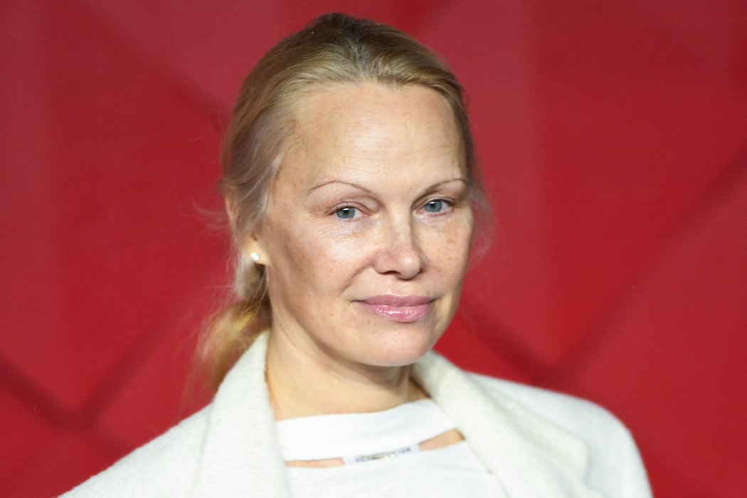 Pamela Anderson la Fashion Awards 2023. Sursa: hepta