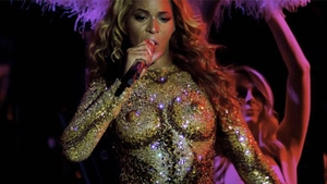 Jay-Z o sa faca infarct! Beyonce, palmuita peste fund de un fan in timpul unui concert! Cum crezi ca a reactionat artista?