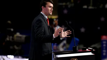 Imagini VIDEO cu asasinul lui Charlie Kirk, publicate de FBI. Detaliul care pur și simplu nu se leagă pentru americani