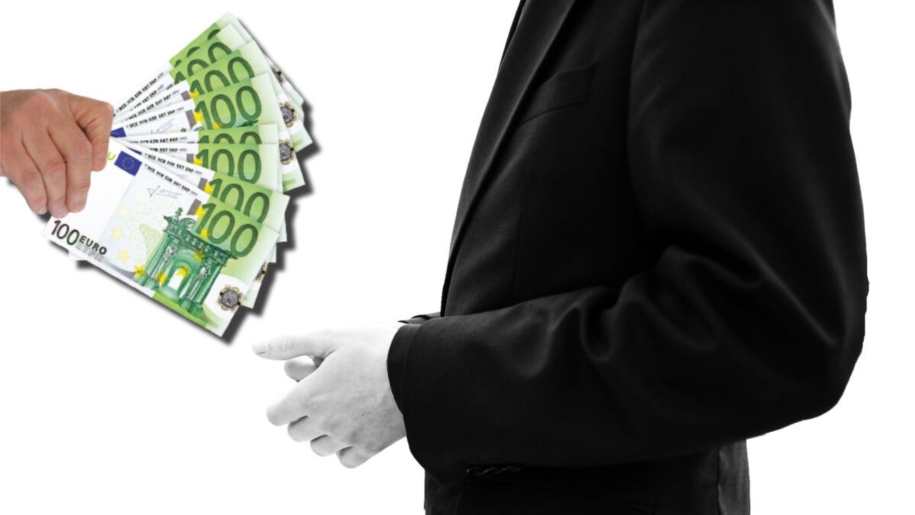 Un preot a fost arestat, după ce a cerut 100 de euro pentru o înmormântare. Reacția categorică a Papei Francisc: „Biserica nu e supermarket!”