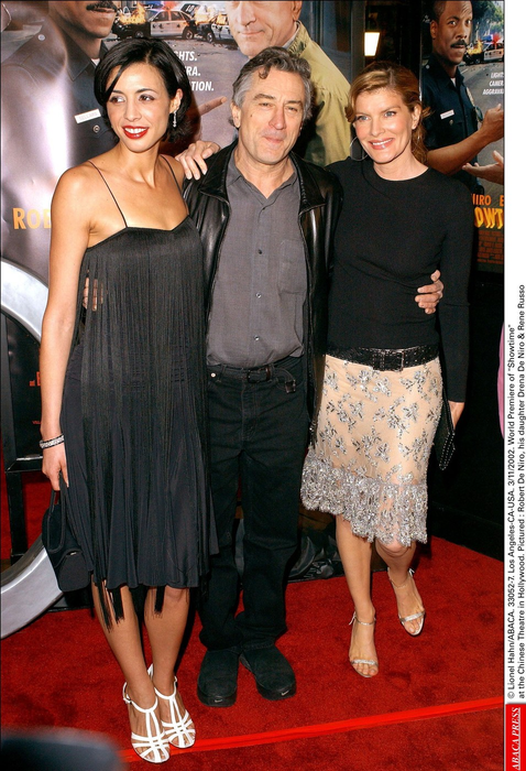 Robert De Niro, fiica sa Drena De Niro și Rene Russo la premiera mondială a filmului Showtime la Teatrul Chinez din Hollywood în 2002. Foto: Profimedia