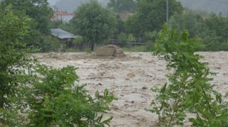Cod portocaliu pe rauri din Covasna, Vrancea, Harghita si Bacau. Vezi pana cand exista pericolul de inundatii