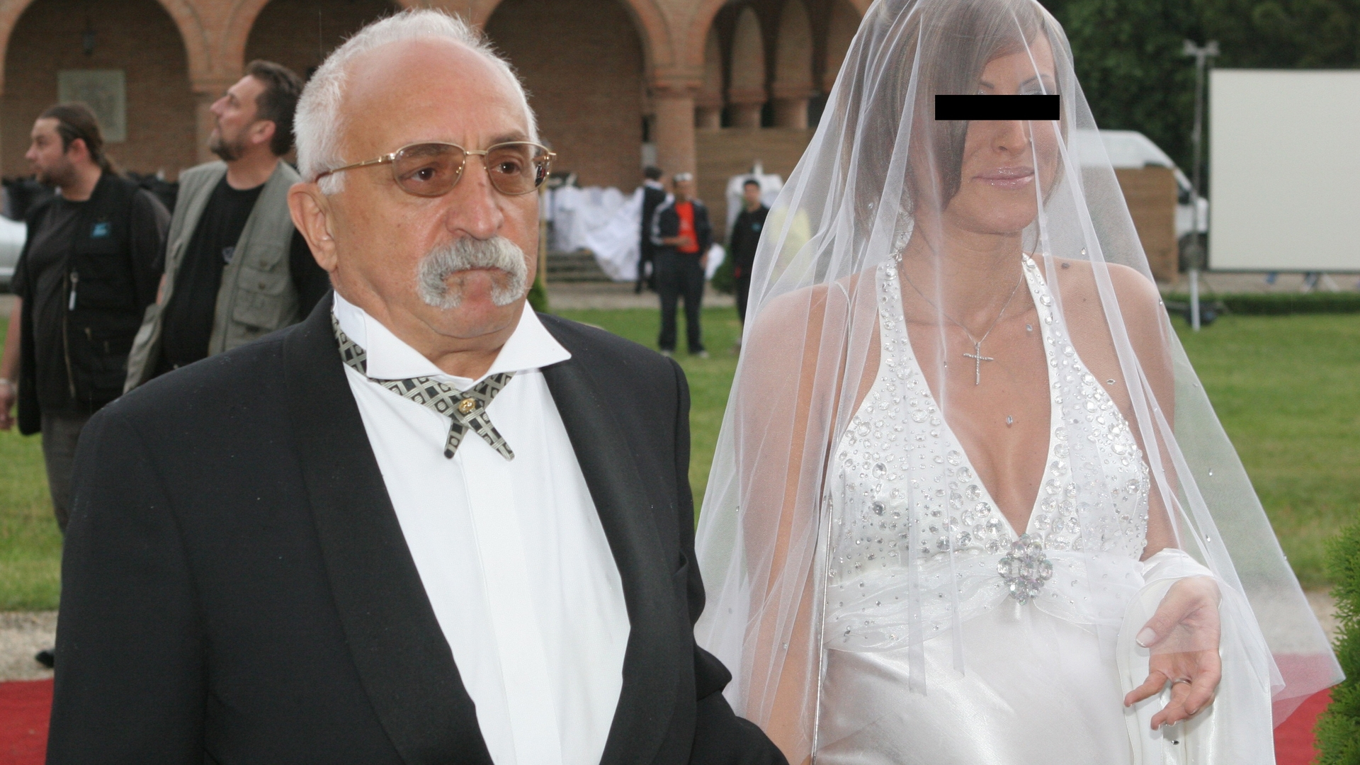 Fiica generalului Diaconescu, arestat in “dosarul bancherilor”, in pragul falimentului. Executata silit pentru 7 milioane €