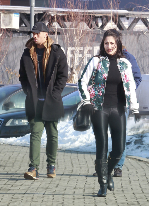 Rivaldinho, Gabriela şi prietenul lor au "alertat" tot mall-ul, apoi au luat la rost taximetriştii care parcaseră în faţa clădirii, sperând să recupereze portofelul buclucaş.