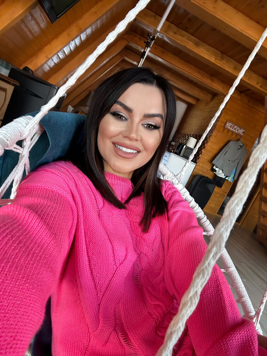 Carmen de la Sălciua se înțelege de minune cu actuala soacră (Foto: Facebook)