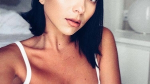 Inna, pictorial incendiar! Îndrăgita cântăreață a pozat topless, iar fanii ei sunt în delir