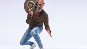 Gianluca Vacchi, kiki challenge în costum de baie pentru femei și... tocuri