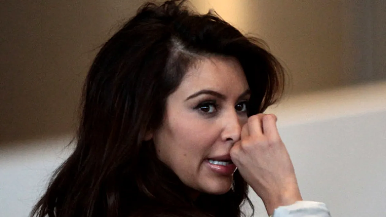 Paparazii au dat lovitura! Kim Kardashian, intr-o ipostază in care nu a mai fost văzută niciodată!