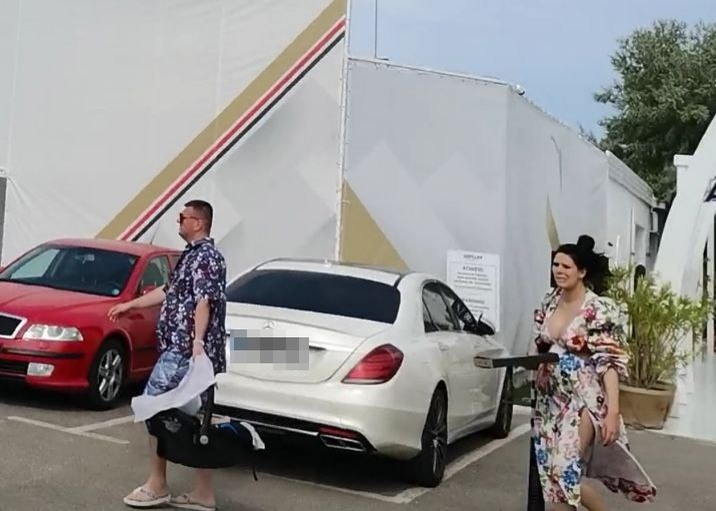 Claudiu Pătrașcu și iubita lui, Diana, au plecat la mare cu bebelușul