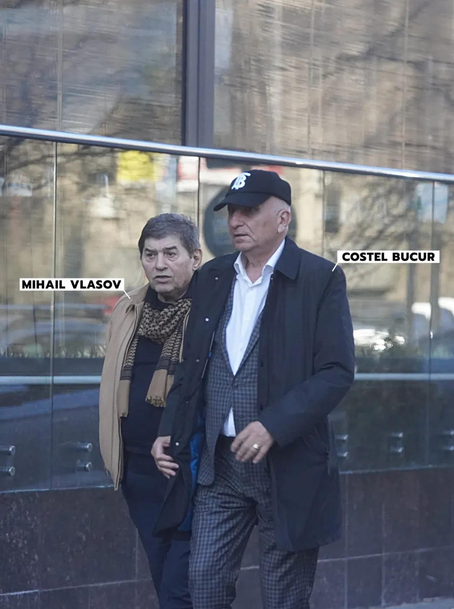 "Împăratul" Vlasov și "Regele tablelor" au mai schimbat câteva vorbe înainte de despărțire (Foto: CANCAN.RO)