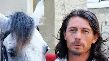 “Dorel” este somer. A facut sa rada o tara intreaga cu reclamele la coniac, acum isi cauta de munca in strainatate