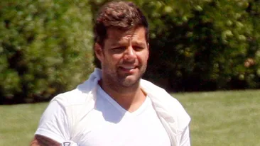 RICKY MARTIN, îngenunchiat de durere, lângă trupul neînsufleţit al partenerului său! Imaginile au şocat întreaga lume