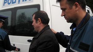 În anii ’90, gangsterul român teroriza Occidentul. La 60 de ani, „Detonatorul” arată ca un bunicuţ simpatic!