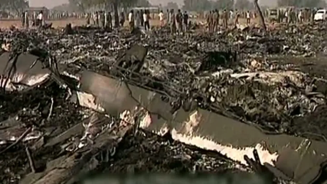 Un avion s-a prăbuşit în Kazahstan! La bordul acestuia se aflau 21 de persoane!