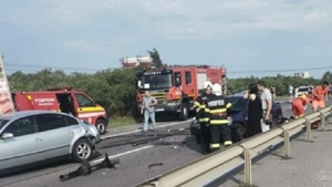 Carambol pe Autostrada Bucureși-Pitești. O persoană a murit și alte 5 au ajuns la spital