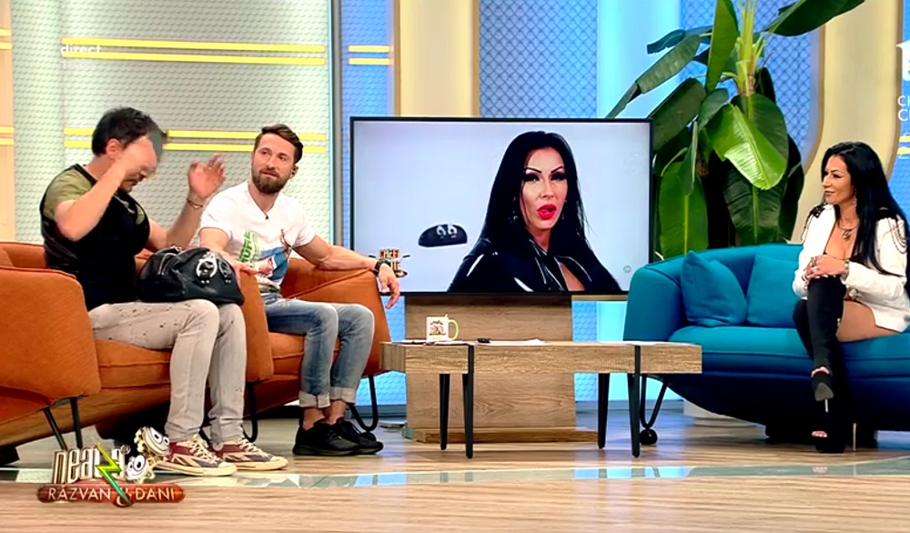 Răzvan Simion a căutat în geanta Oanei Stamate, stripteuza concurează la „Chefi la cuțite”: „Ai grijă ce scoți”