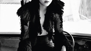 VIDEO Kristen Stewart: "N-am iesit niciodata cu un tip atractiv!"