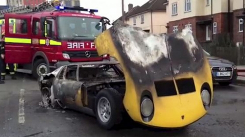 "Nu pot sa cred ca vad asta!" Vezi cum a disparut in flacari un Lamborghini de peste 1 milion de EURO!