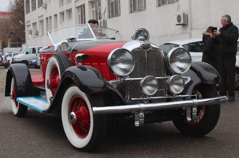 Ion Ţiriac şi-a completat colecţia de maşini cu un Auburn Speedster fabricat în anul 1935! Miliardarul l-a restaurat timp de un an