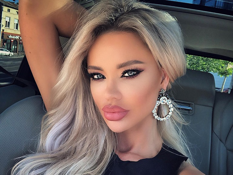 „Gravidă!” Bianca Drăgușanu și-a pus mâna pe burtică și a anunțat în direct la TV că se pregătește să devină mamă din nou